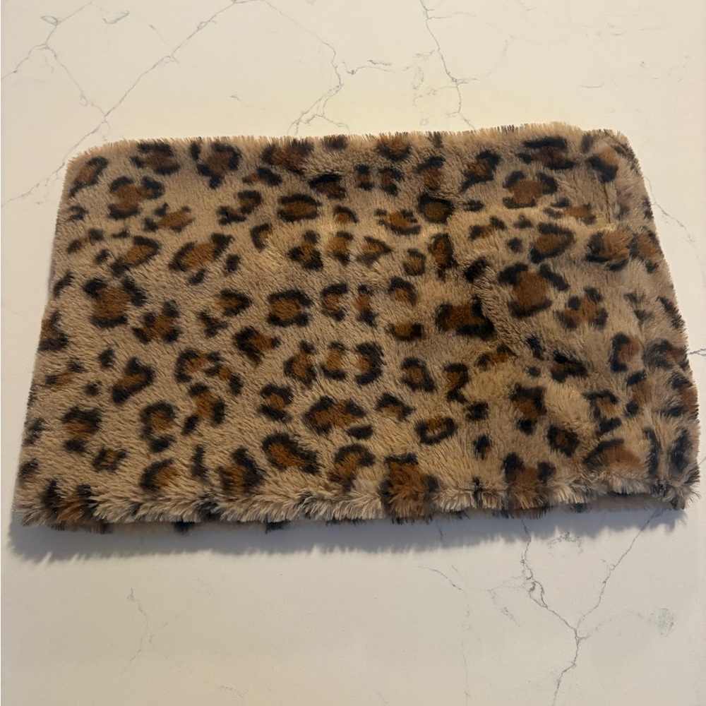 Cozy Leopard Print Faux Fur Womens Winter Neckwarmer 🐆
